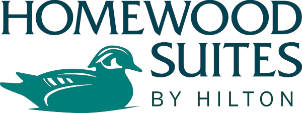 Logotipo de Homewood Suites by Hilton en color verde azulado con el icono de un pato.